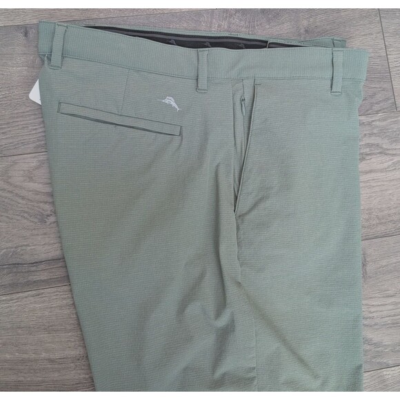 Tommy Bahama Mens Green Chino Shorts Sz 36 Performance Stretch Golf - Picture 2 of 7
